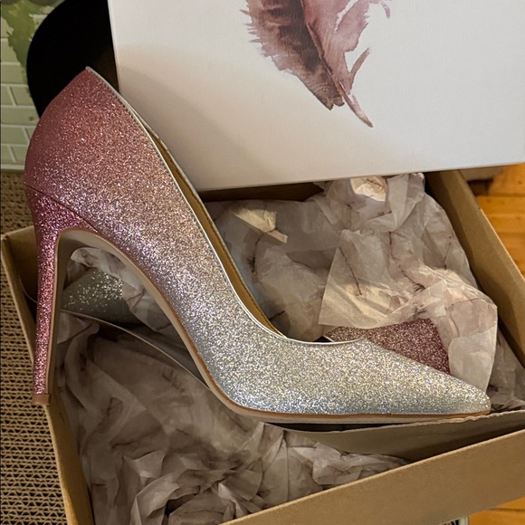 Jessica Simpson Gradient Pink and Silver Heels - Picture 2 of 4